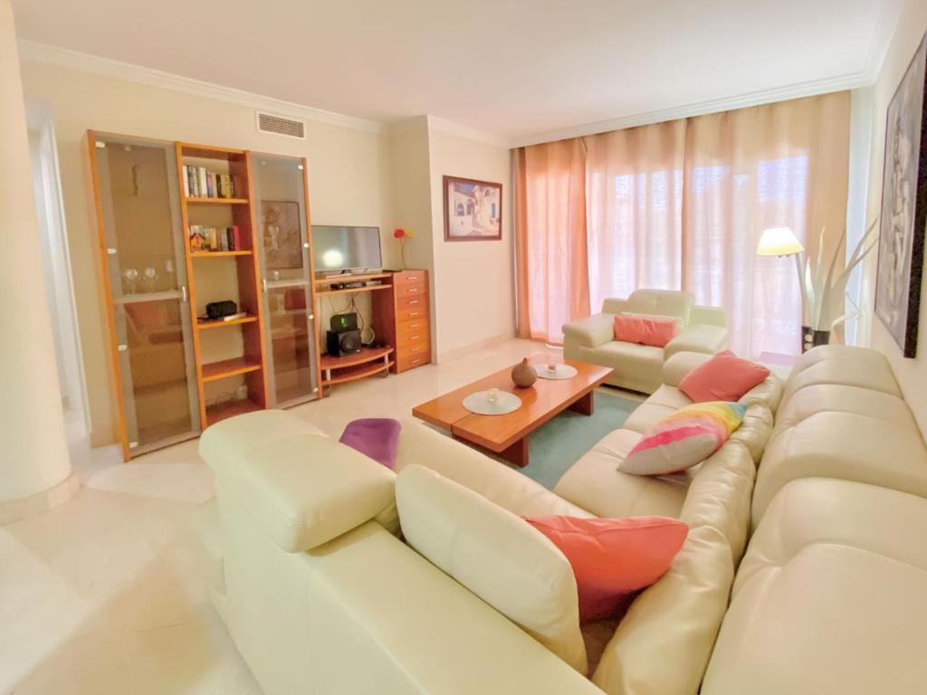 Apartamento En Los Patios De Santa Maria Golf Марбелья Экстерьер фото
