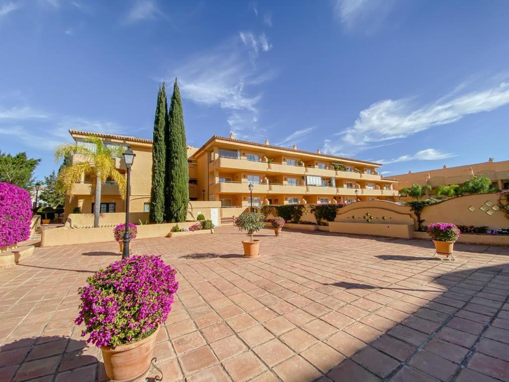 Apartamento En Los Patios De Santa Maria Golf Марбелья Экстерьер фото
