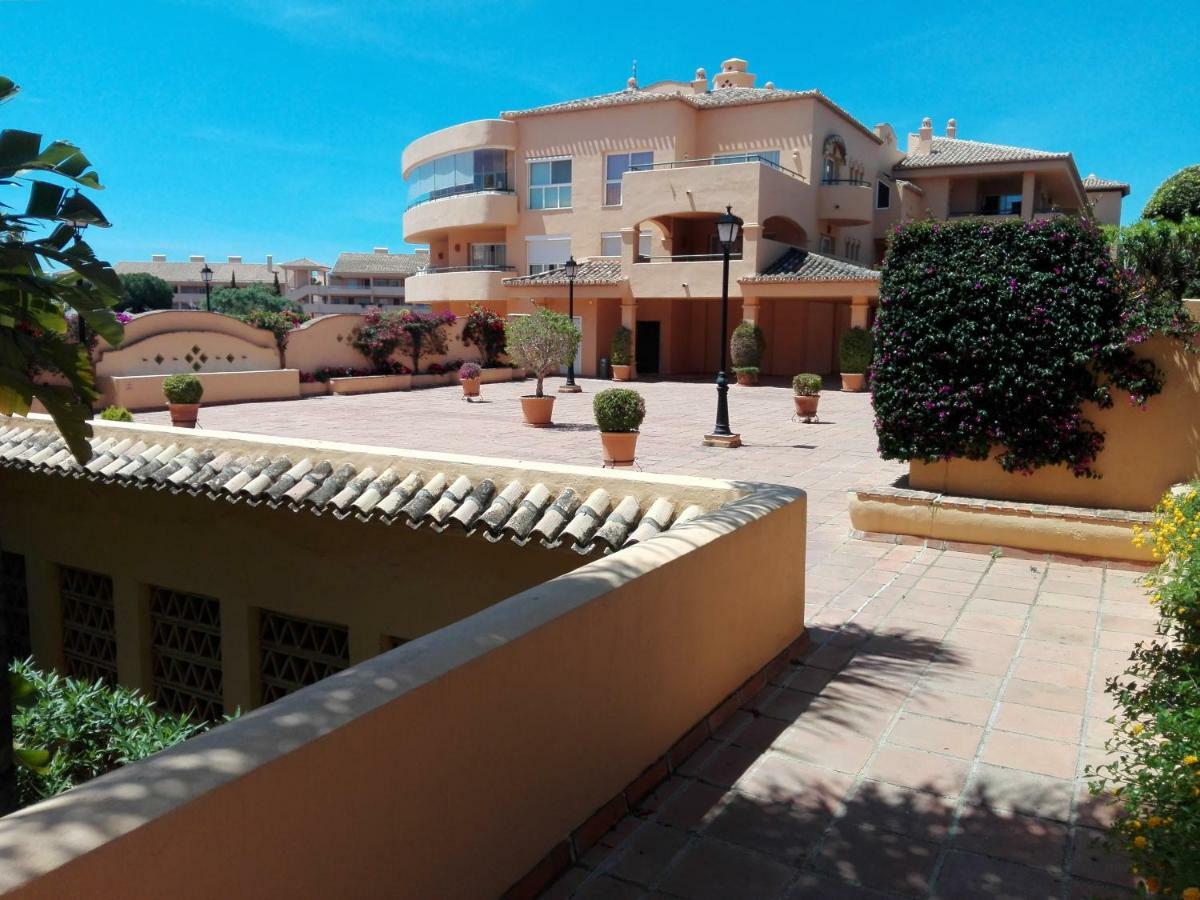 Apartamento En Los Patios De Santa Maria Golf Марбелья Экстерьер фото